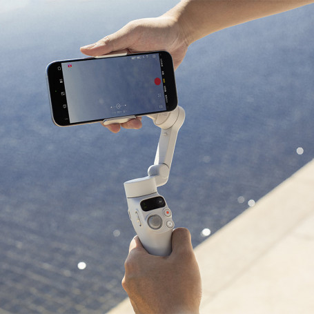 DJI Osmo Mobile 7 - un stabilisateur pour smartphone performant