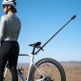 Pack DJI Osmo 360 pour vélo de route (vue arrière)