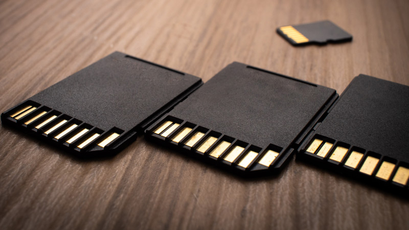 Adaptateur microSD vers carte SD, et carte micro-SD