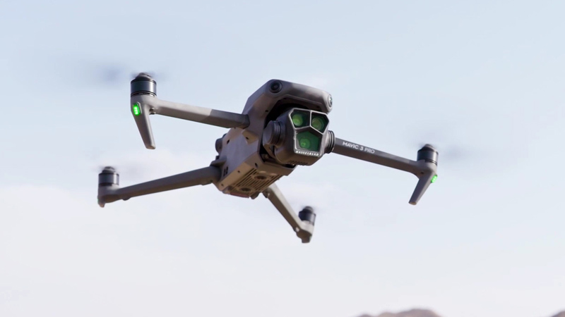 Drone DJI Mavic 3 Pro en vol