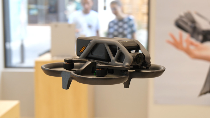 Drone Avata en vol à boutique DJI de Lyon