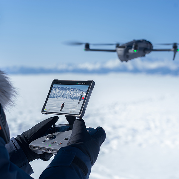 DJI Mavic 4 Pro ou DJI Mavic 3 Pro