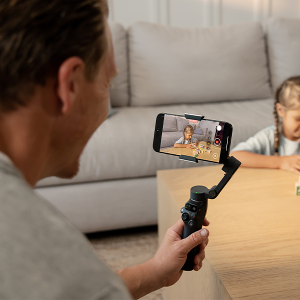 DJI Osmo Mobile 8 et sa prise en main