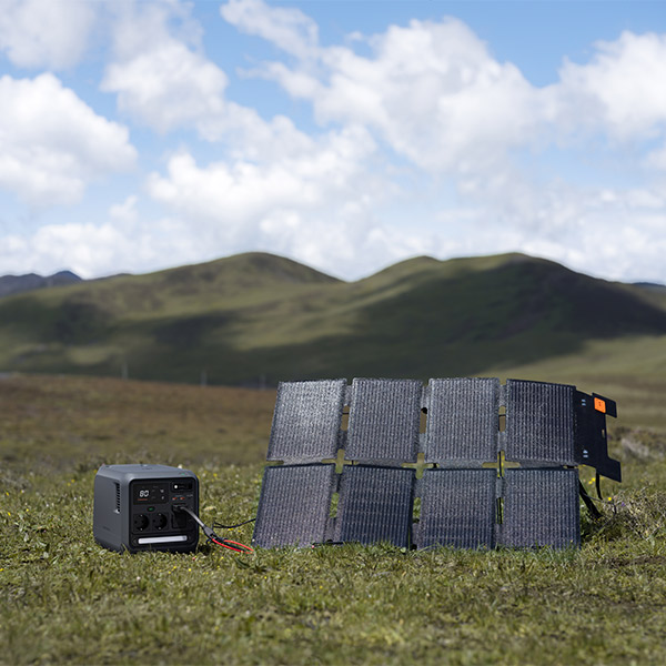 Fonctionnement de la nouvelle Power 1000 Mini avec des panneaux solaires