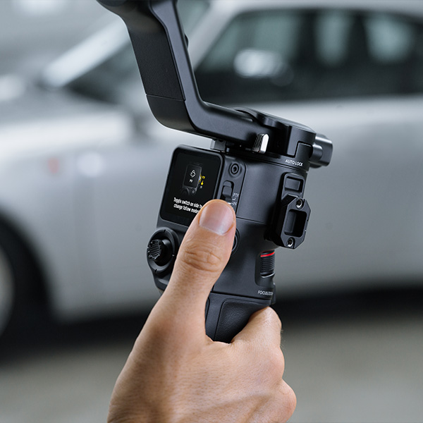 DJI RS 5 : commande avec l'écran tactile