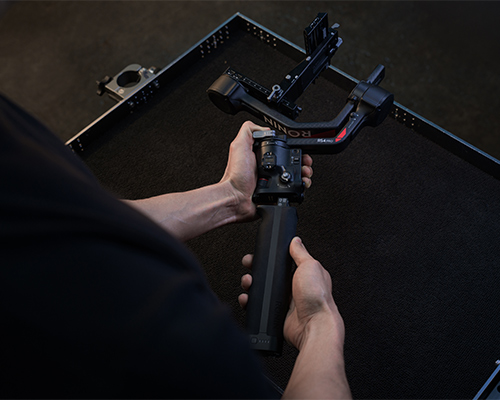 DJI RS 4 Pro en main